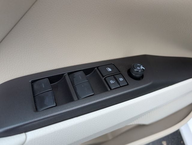 2023 Toyota Camry Hybrid LE