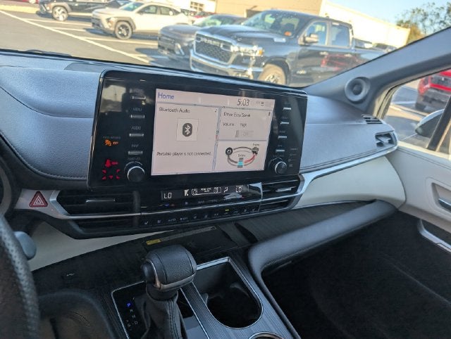 2023 Toyota Sienna Platinum 7 Passenger