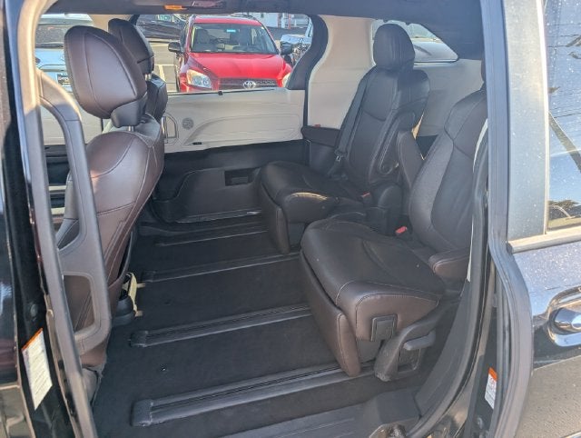 2023 Toyota Sienna Platinum 7 Passenger