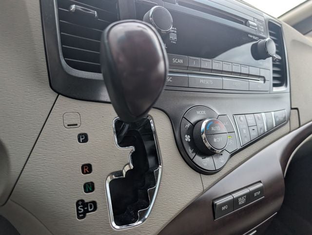 2011 Toyota Sienna XLE