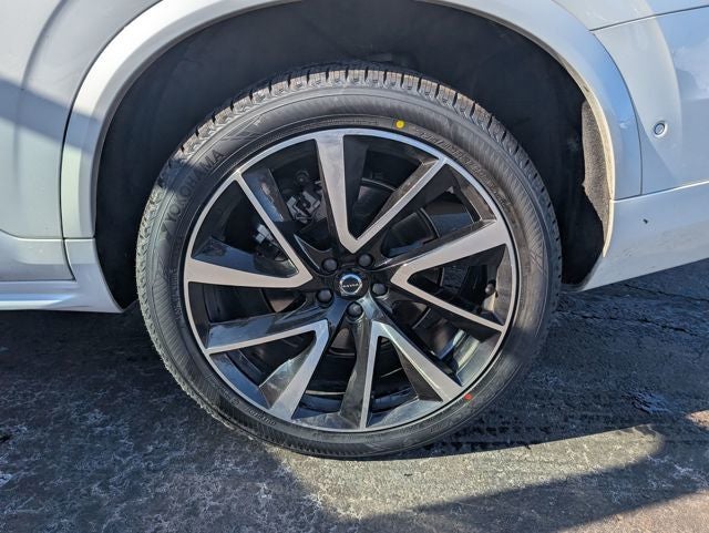 2023 Volvo XC90 B5 Plus