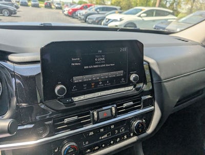 2025 Nissan Pathfinder SV