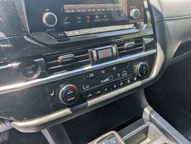 2025 Nissan Pathfinder SV