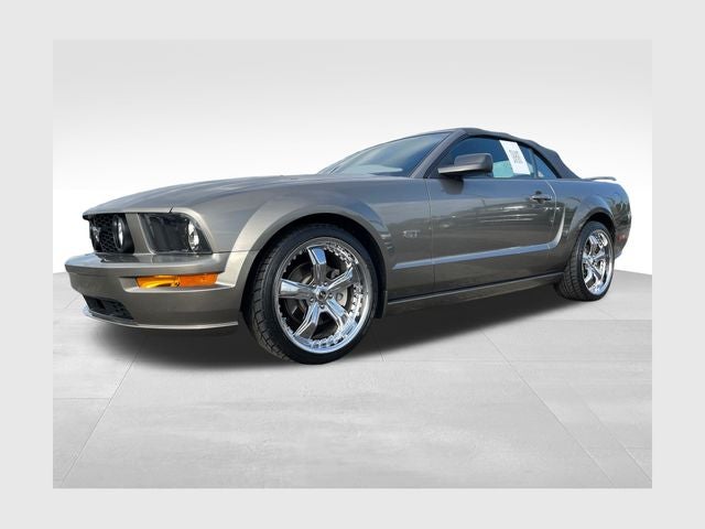 2005 Ford Mustang GT Deluxe