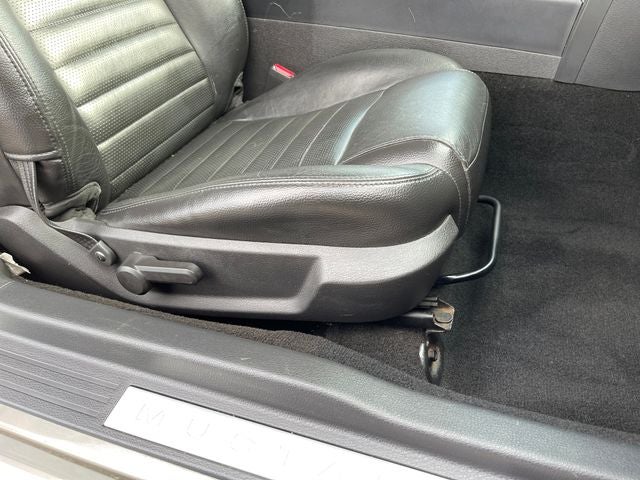 2005 Ford Mustang GT Deluxe