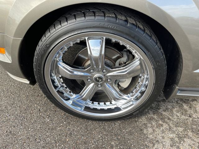 2005 Ford Mustang GT Deluxe