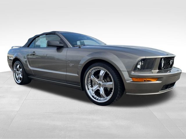 2005 Ford Mustang GT Deluxe