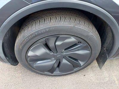 2026 Tesla Model Y Base