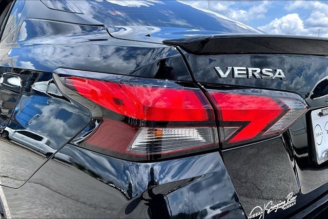 2025 Nissan Versa 1.6 SR
