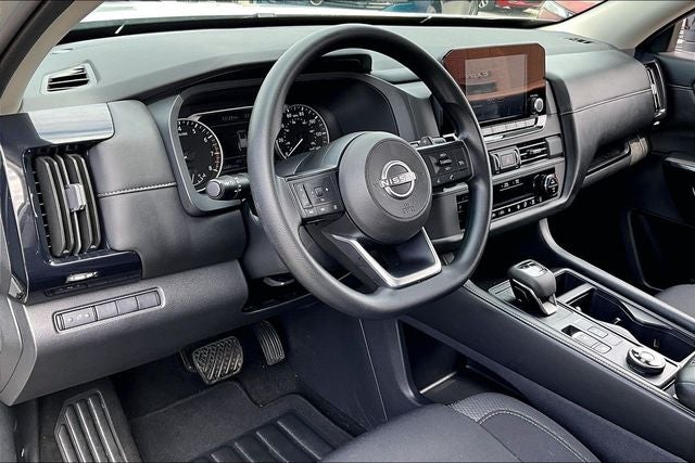 2025 Nissan Pathfinder S