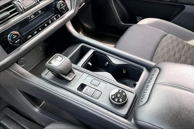 2025 Nissan Pathfinder S