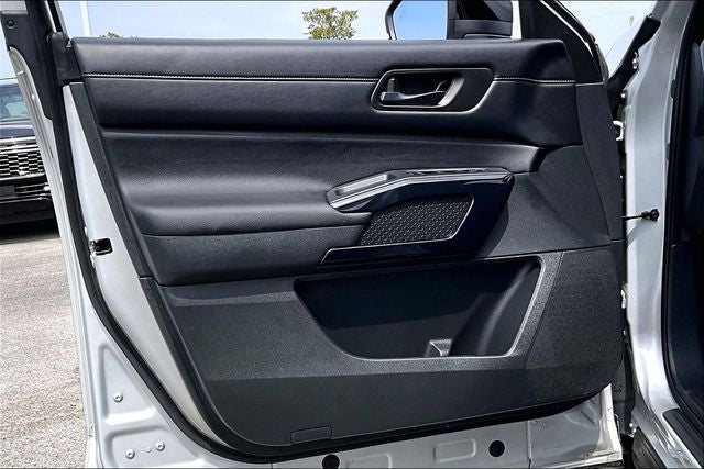 2025 Nissan Pathfinder S
