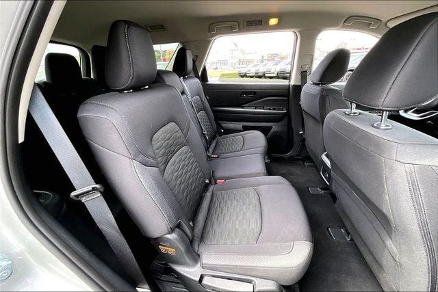 2025 Nissan Pathfinder S