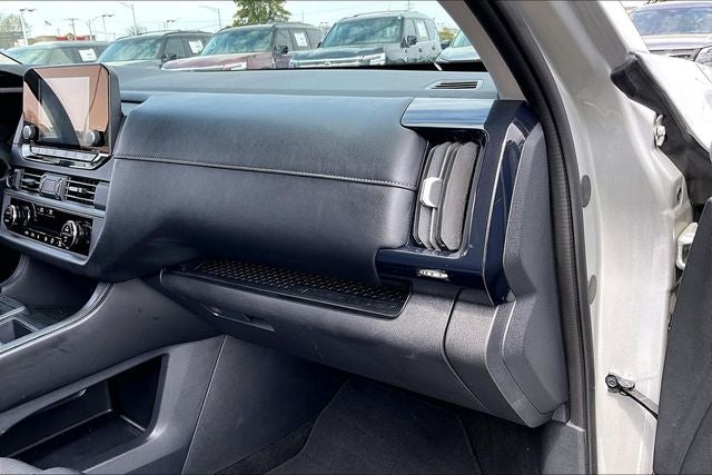 2025 Nissan Pathfinder S
