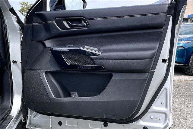 2025 Nissan Pathfinder S