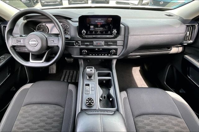 2025 Nissan Pathfinder S