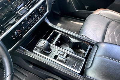 2025 Nissan Pathfinder Platinum