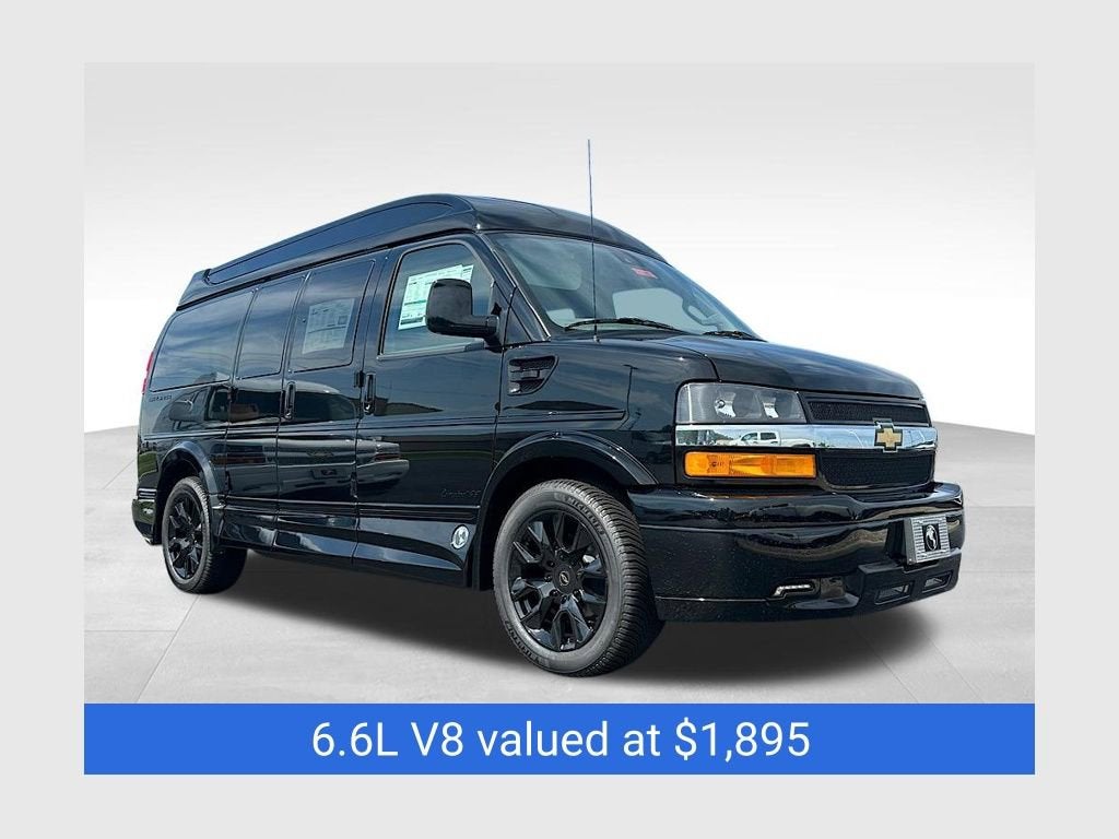 2025 Chevrolet Express Cargo WT
