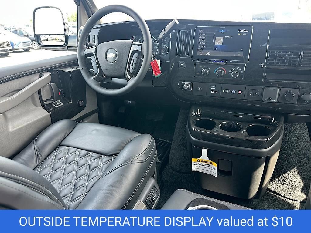 2025 Chevrolet Express Cargo WT