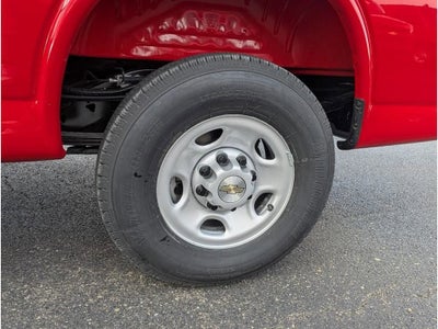 2025 Chevrolet Express Cargo WT