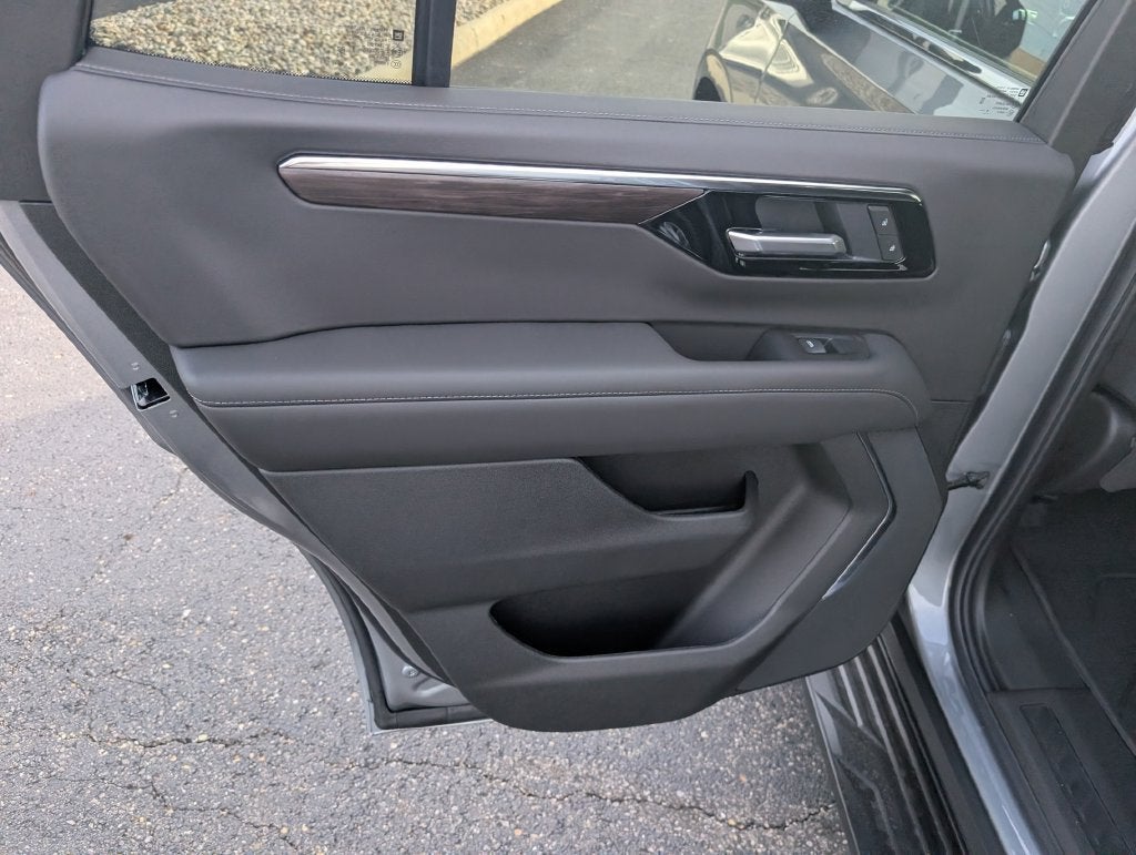 2027 Chevrolet Tahoe LS - Photo 10