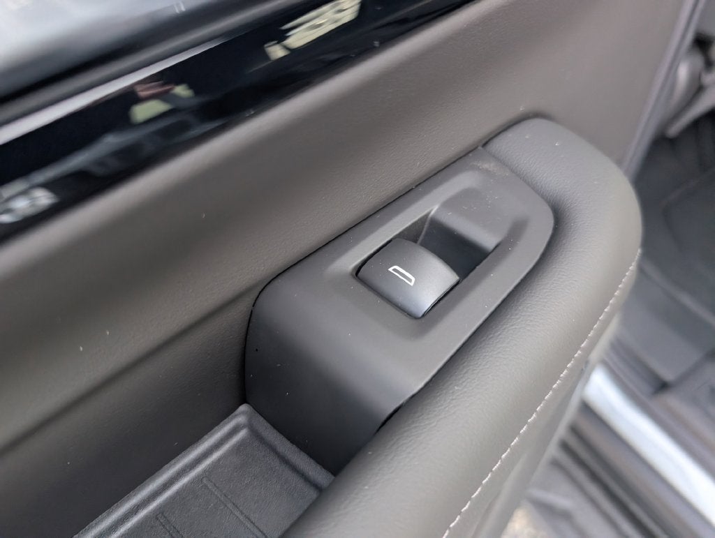 2027 Chevrolet Tahoe LS - Photo 15
