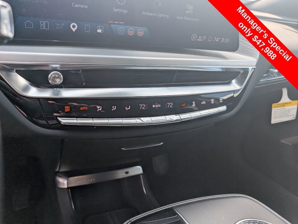 2025 Cadillac LYRIQ Luxury 3