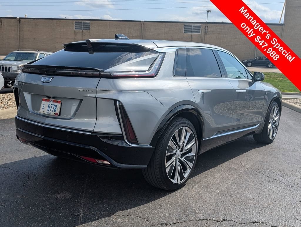 2025 Cadillac LYRIQ Luxury 3