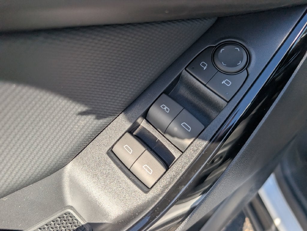 2027 Chevrolet Equinox LT - Photo 10