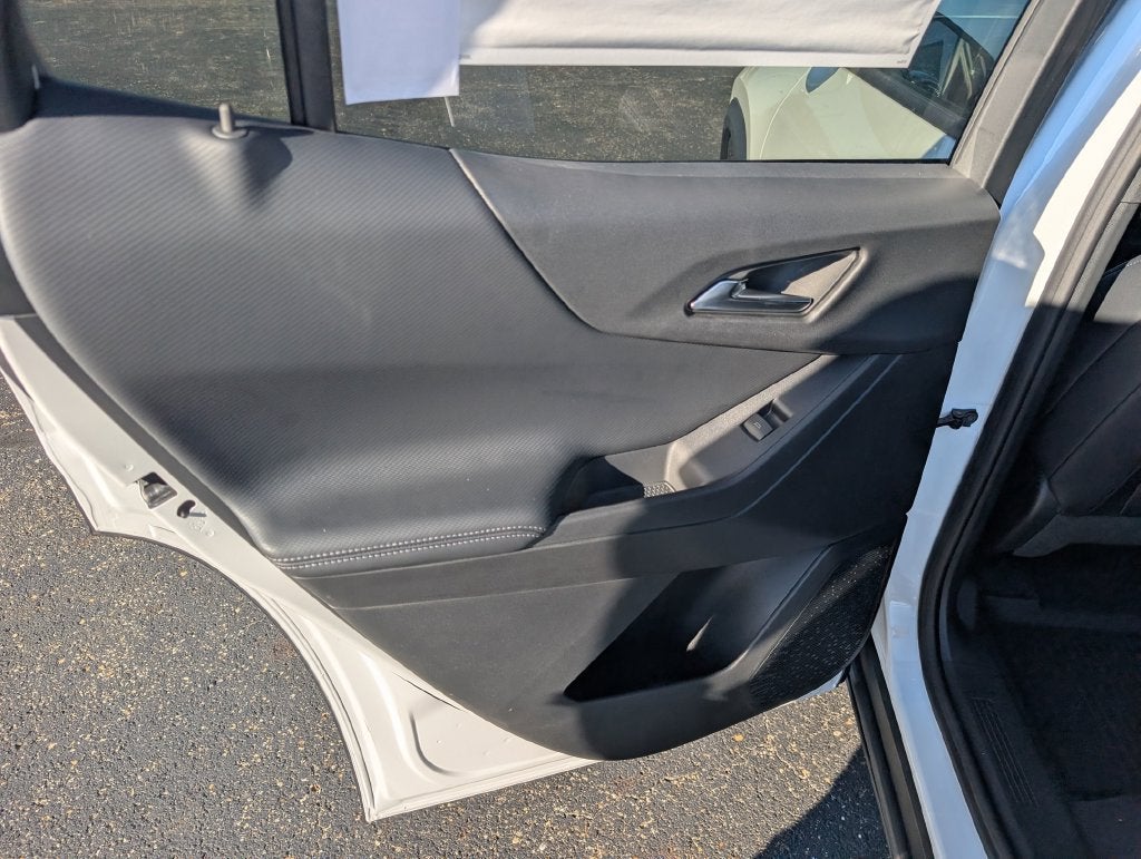 2027 Chevrolet Equinox LT - Photo 15