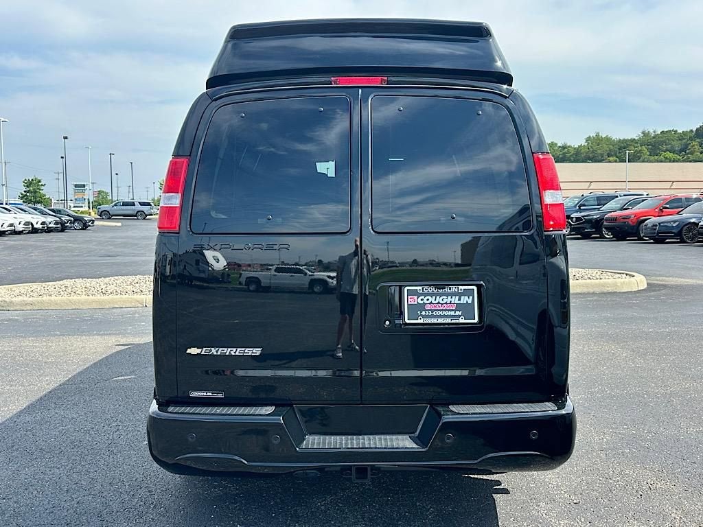 2025 Chevrolet Express Cargo 2500 WT