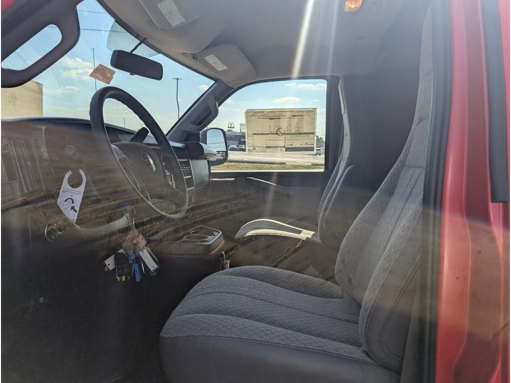 2025 Chevrolet Express Cargo 2500 WT