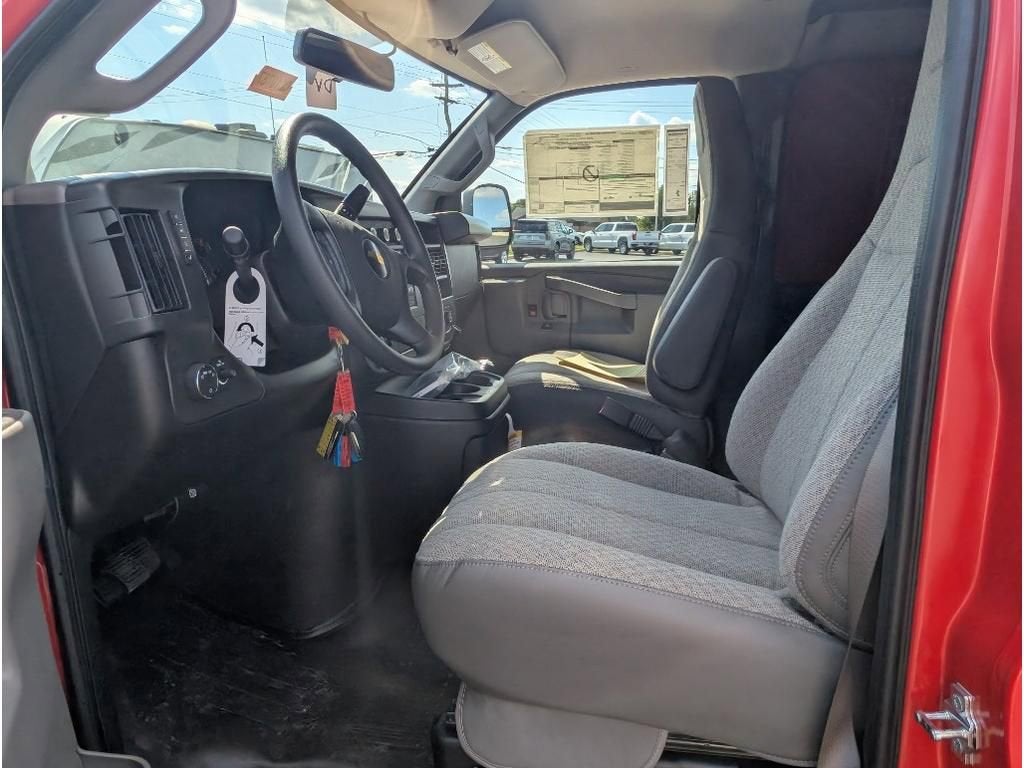 2025 Chevrolet Express Cargo 2500 WT
