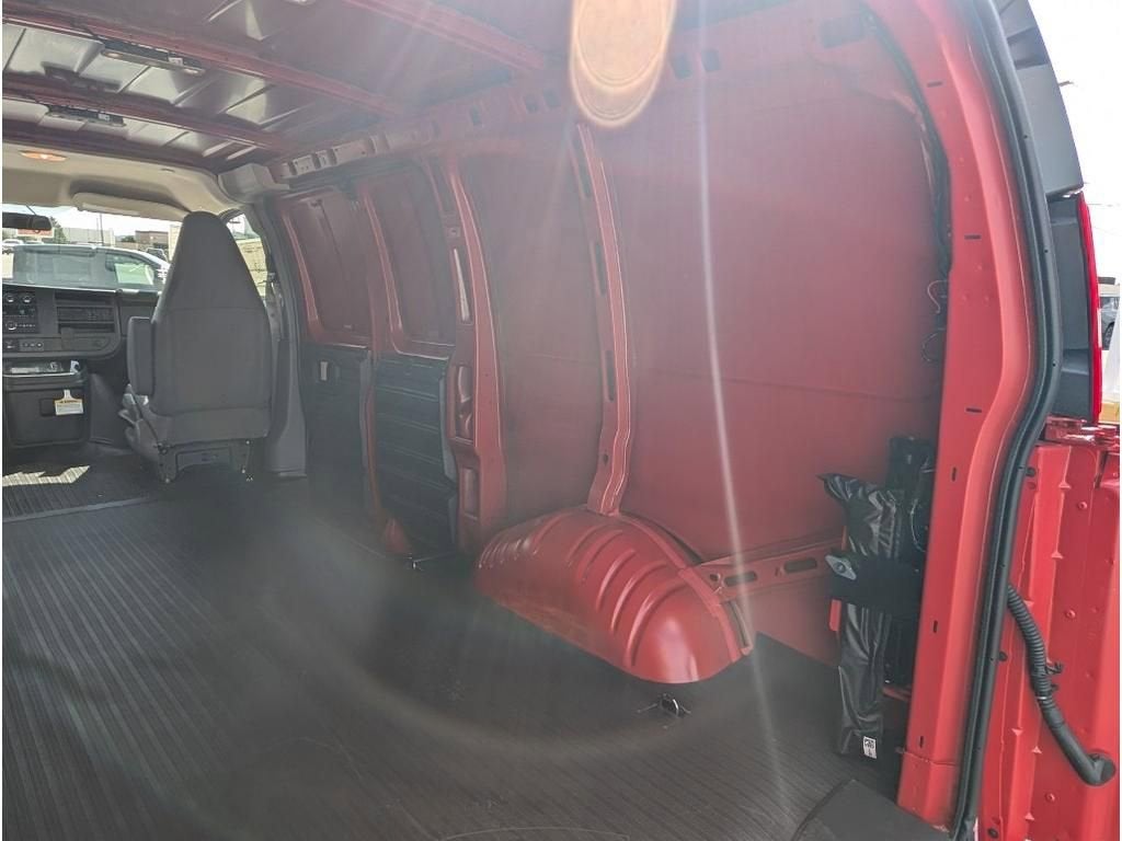 2025 Chevrolet Express Cargo 2500 WT