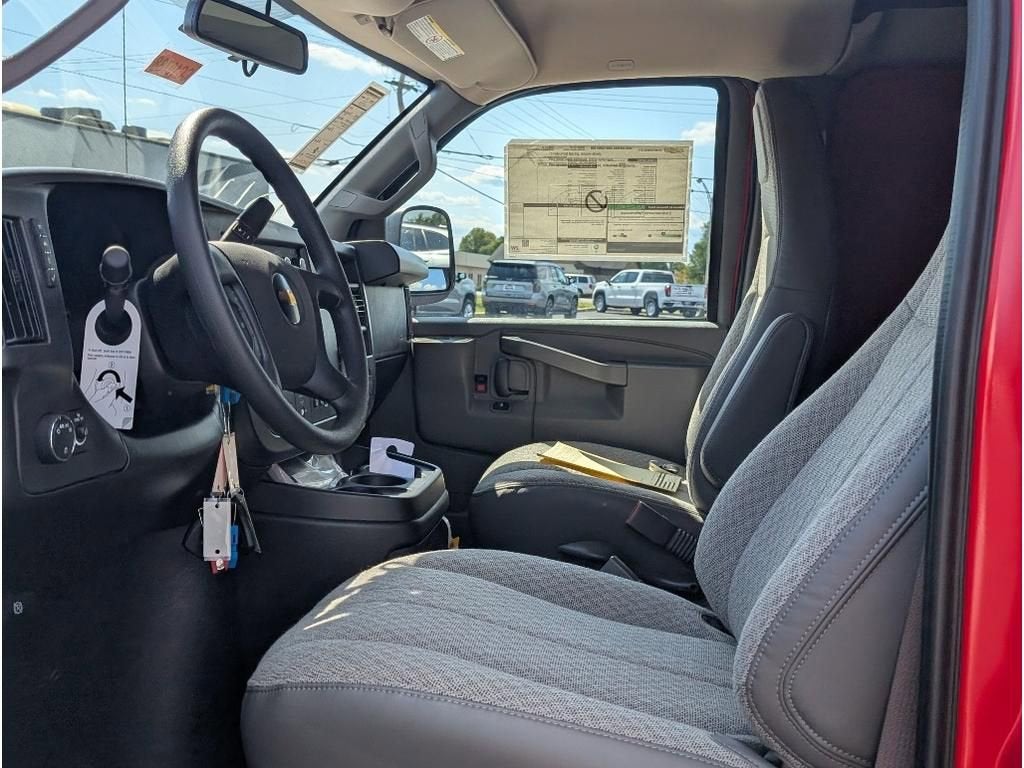 2025 Chevrolet Express Cargo 2500 WT