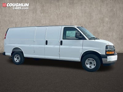 2025 Chevrolet Express Cargo 3500 WT