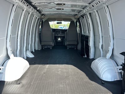 2025 Chevrolet Express Cargo 3500 WT