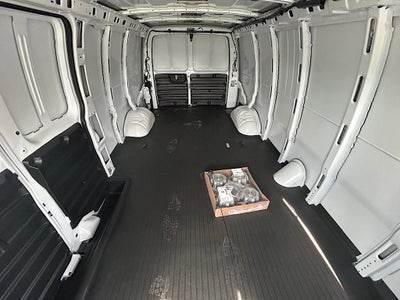 2025 Chevrolet Express Cargo 3500 WT