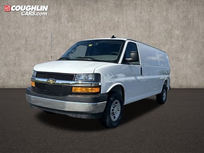 2025 Chevrolet Express Cargo 3500 WT