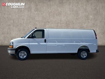2025 Chevrolet Express Cargo 3500 WT