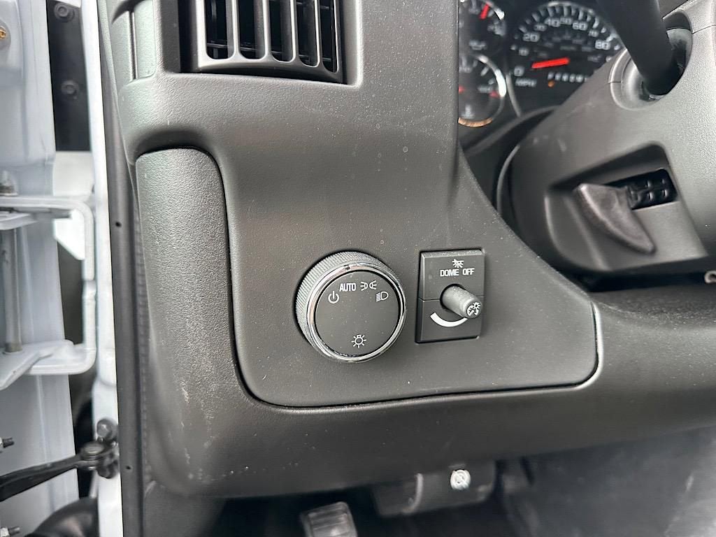 2025 Chevrolet Express Cargo 3500 WT