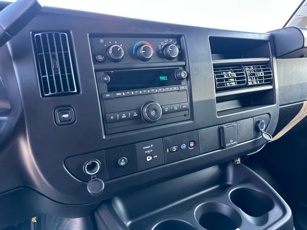 2025 Chevrolet Express Cargo 3500 WT