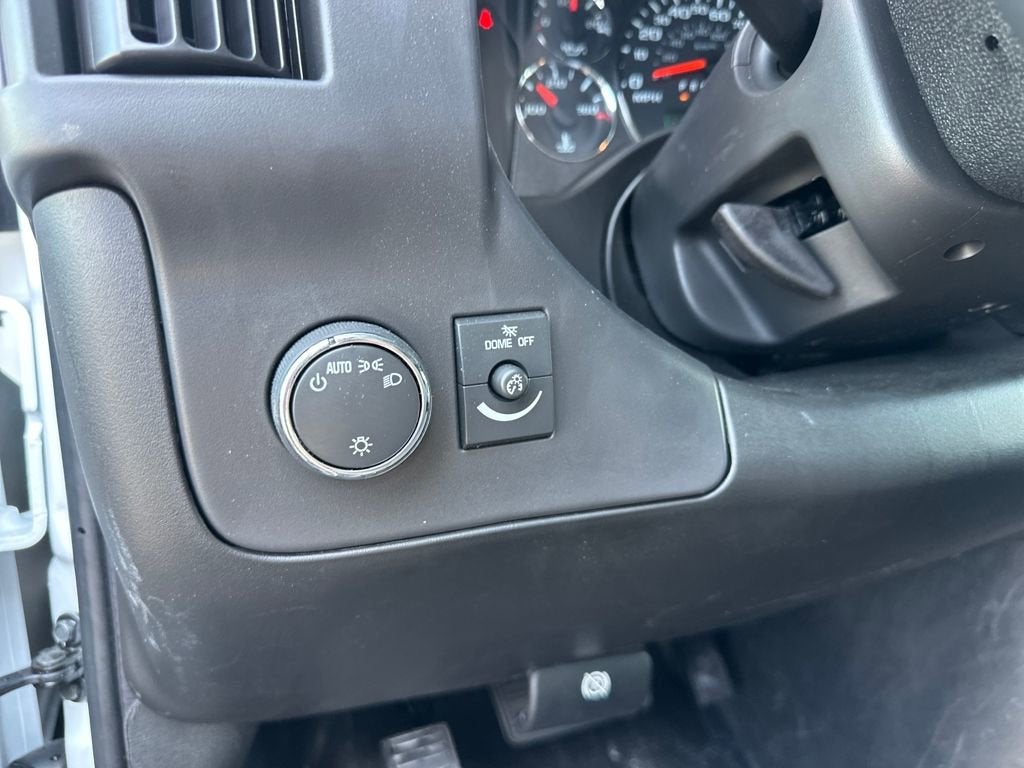 2025 Chevrolet Express Cargo 3500 WT