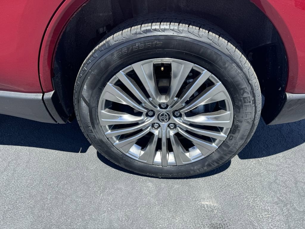 2023 Toyota Venza XLE