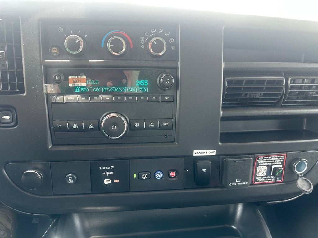 2025 Chevrolet Express Cutaway 3500 1WT