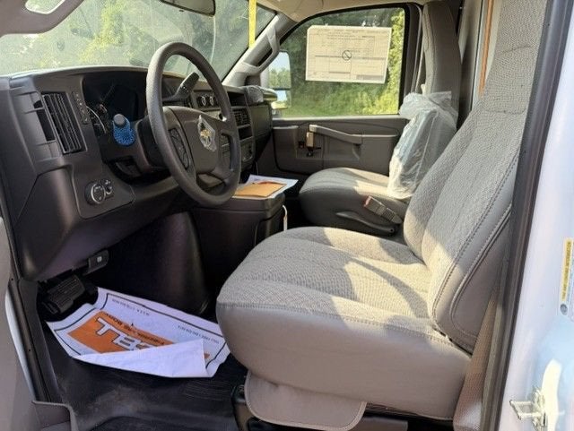 2026 Chevrolet Express Cutaway 3500 1WT