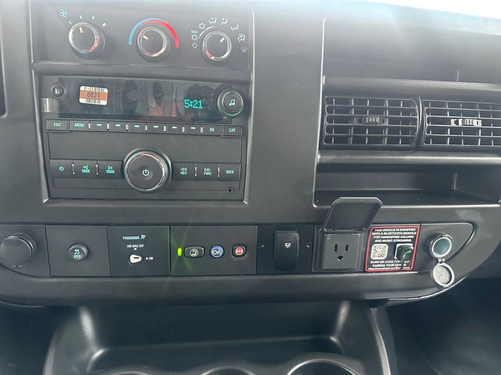 2025 Chevrolet Express Cutaway 3500 1WT