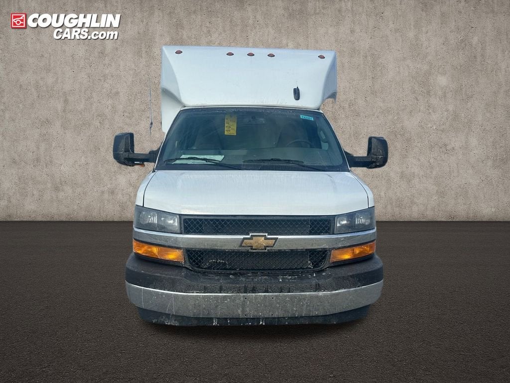 2025 Chevrolet Express Cutaway 3500 1WT