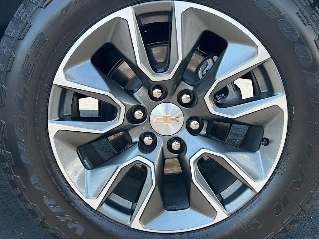 2025 Chevrolet Silverado 1500 LT