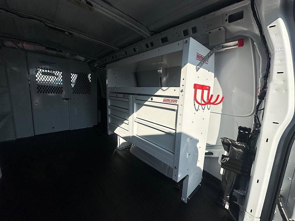 2025 Chevrolet Express Cargo WT